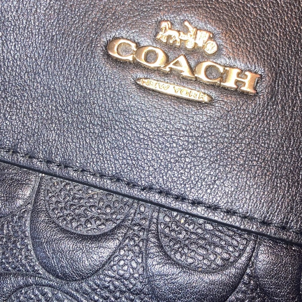 Coach Signature Leather-Lexi - Picture 5 of 6